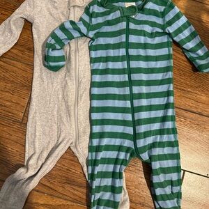 Hanna Anderson zip up pajama set- Green Striped  and gray.